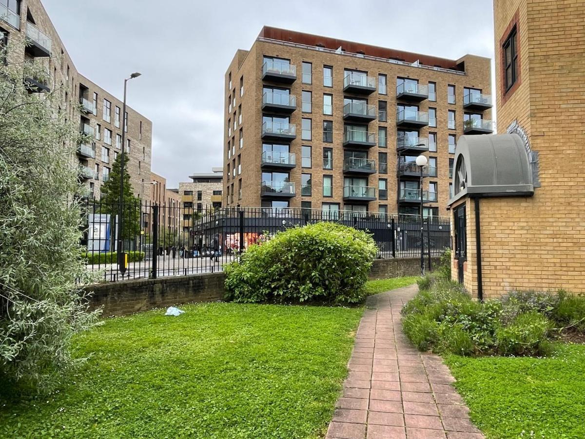 Surrey Docks Se16 Near Canada Water N Easy Access Canary Wharf Лондон Екстер'єр фото